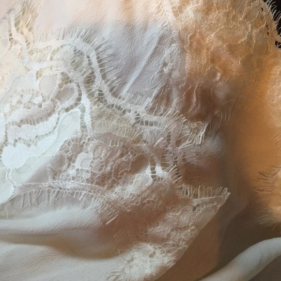 *NWT* Beautiful ASTR Ivory Lace Blouse - Picture 6 of 6